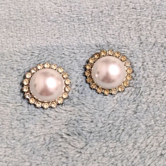Vintage "Bluette" Rhinestone & Faux Pearl Shoe Clips - circa 1960's - Picture 10 of 11